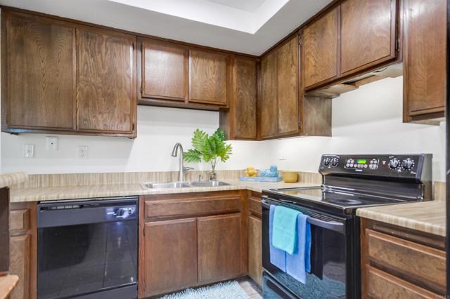 Detail Gallery Image 14 of 39 For 2230 Arborviate Ln, Spring Valley,  CA 91977 - 3 Beds | 2 Baths