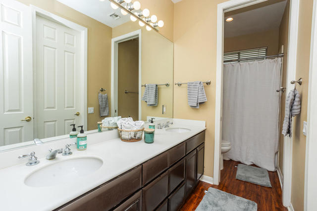 78970 Del Monte Court, La Quinta CA: https://media.crmls.org/mediaz/d28be9ed-257f-46a4-842d-c6bfccafe9ce.jpg