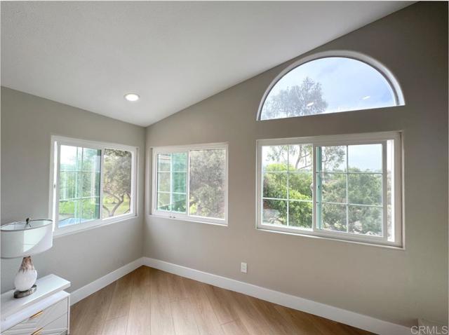 Detail Gallery Image 5 of 51 For 2030 San Remo Dr, Oceanside,  CA 92056 - 4 Beds | 3 Baths