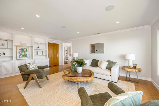 Detail Gallery Image 9 of 31 For 941 Buena Vista St, Ventura,  CA 93001 - 3 Beds | 2 Baths