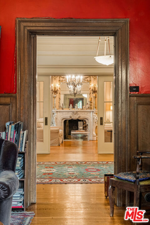 1130 Westchester Place, Los Angeles CA: https://media.crmls.org/mediaz/d28d8c8b-0958-4e0f-95de-a69fbef7075b.jpg