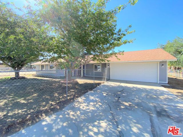 Image 2 for 16236 Mossdale Ave, Lancaster, CA 93535