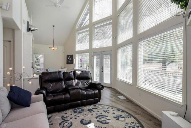20944 Woodside Way, Groveland CA: https://media.crmls.org/mediaz/d28dc9e2-ef44-4dec-84fb-98760eb21999.jpg