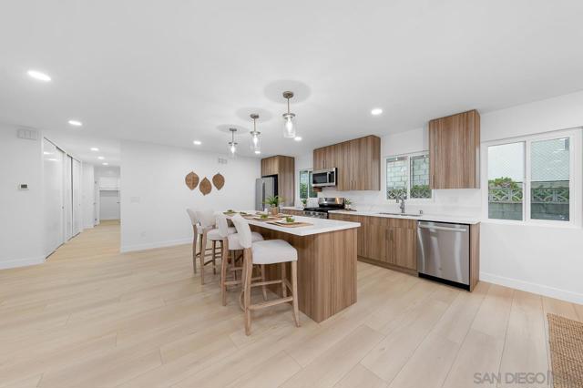 5435 Del Cerro Blvd, San Diego CA: https://media.crmls.org/mediaz/d28de0c1-3186-4c3a-9729-73587e7c672a.jpg