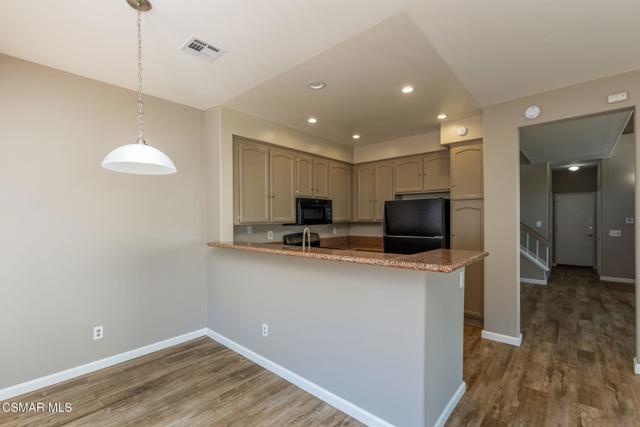 4826 Piedmont Drive, Oak Park CA: https://media.crmls.org/mediaz/d28e341f-f75a-4e25-bb7b-2666f72f6417.jpg