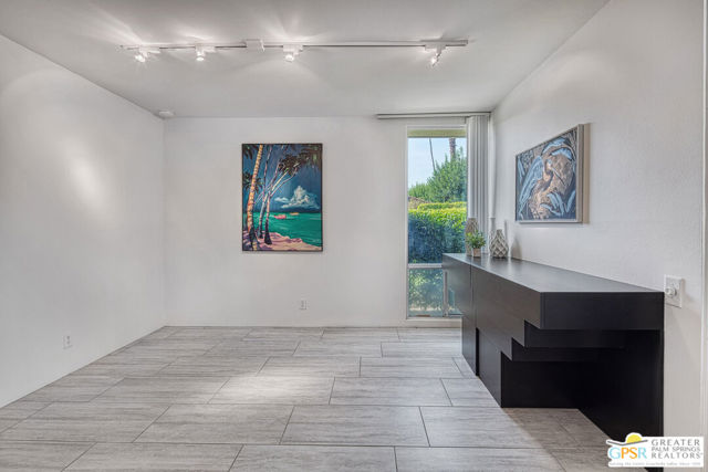 70120 Frank Sinatra Drive, Rancho Mirage CA: https://media.crmls.org/mediaz/d28e66ac-1814-4cc3-a2f5-bdc354dbae13.jpg