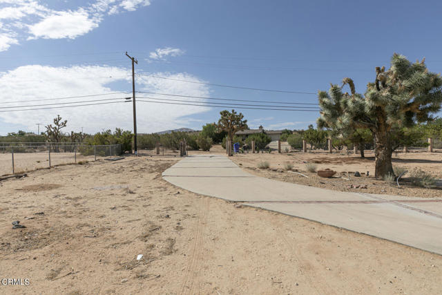 3831 E Ave T 8, Palmdale CA: https://media.crmls.org/mediaz/d28ecb30-f6f0-4e8c-b336-808db3486729.jpg