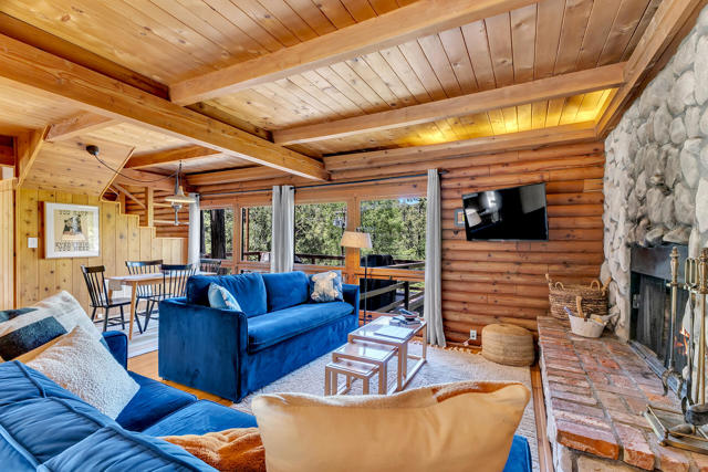 54385 S S. Circle Drive, Idyllwild CA: https://media.crmls.org/mediaz/d28f70d9-dd3c-4144-ab31-517323168ea9.jpg