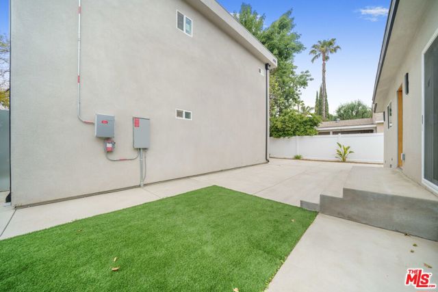 6835 Yolanda Ave, Reseda CA: https://media.crmls.org/mediaz/d28fa6f3-6f09-4314-9c0d-f4523e7580d1.jpg