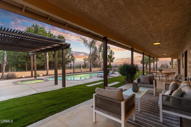 38470 Ave De La Bandolero, Temecula CA: https://media.crmls.org/mediaz/d2918b1c-52d0-4fa1-9338-9eb503842c50.jpg