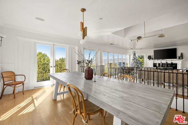 3411 Tareco Drive, Los Angeles CA: https://media.crmls.org/mediaz/d2924441-333c-4d03-9909-dd4be06a4b78.jpg