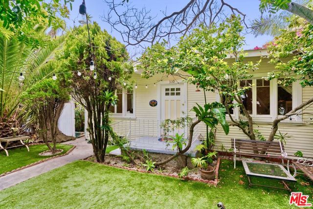 3110 Highland Avenue, Santa Monica CA: https://media.crmls.org/mediaz/d2935b3c-9450-48e4-be9d-89c43a08925a.jpg