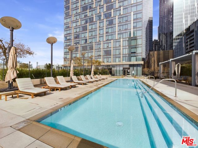 Image 12 of 16 For 889 Francisco Street 3801