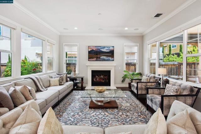 19 Baltana Place, Danville CA: https://media.crmls.org/mediaz/d293c919-ae12-417c-ab99-338b1faef7a6.jpg