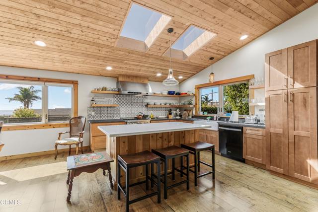 Detail Gallery Image 16 of 47 For 7035 Oxnard Ave, Ventura,  CA 93001 - 2 Beds | 2 Baths