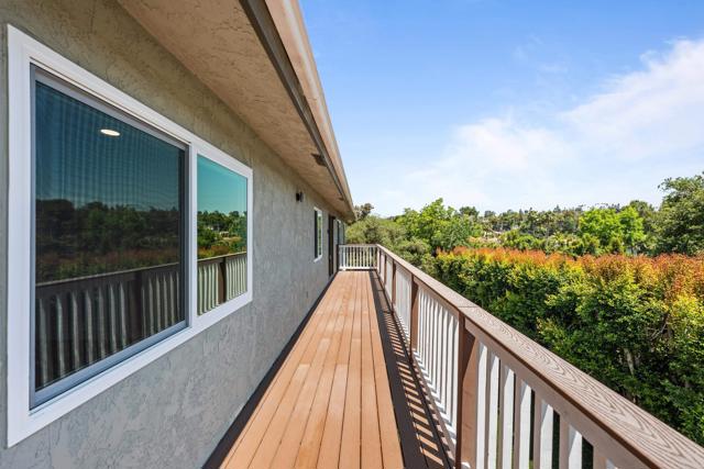 Detail Gallery Image 7 of 41 For 1026 Eucalyptus Ave, Vista,  CA 92084 - 5 Beds | 3 Baths