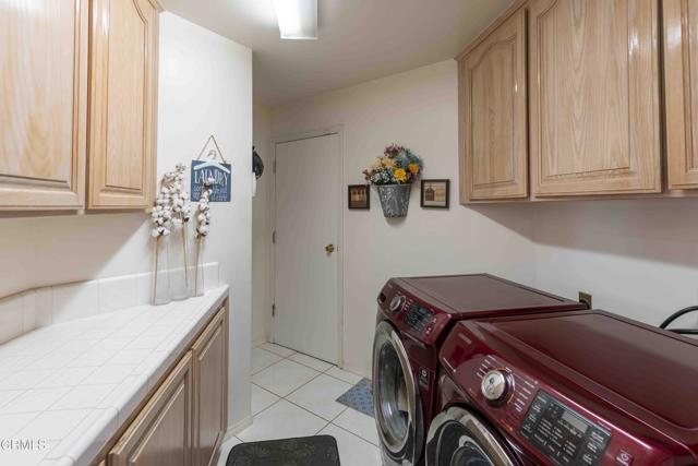 4205 Palisades Circle, Bakersfield CA: https://media.crmls.org/mediaz/d294d6ff-4a53-453d-913c-9d7927e9bea8.jpg