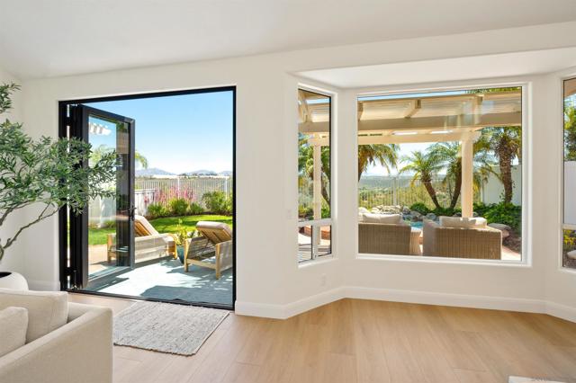 11475 Eastridge Pl, San Diego CA: https://media.crmls.org/mediaz/d294edb3-bc16-4fa6-a826-035c52d9187c.jpg