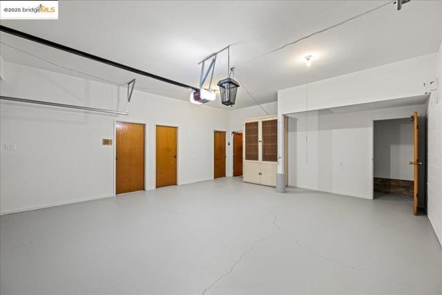 3312 Wisconsin St, Oakland CA: https://media.crmls.org/mediaz/d2956371-3a41-425b-8c9e-e64edcd4ca18.jpg