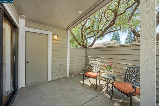 160 Eastridge Dr, San Ramon CA: https://media.crmls.org/mediaz/d295eca6-2d6b-4303-b37d-121c4fc6400a.jpg