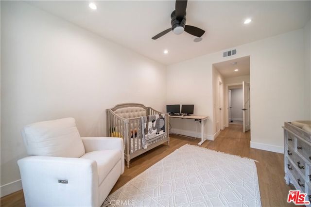 306 Bora Bora Way, Marina del Rey CA: https://media.crmls.org/mediaz/d296c2d8-aa72-4fca-9760-4f0542e9a1e3.jpg