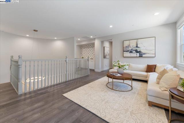 7259 Lembert Hills Dr, Dublin CA: https://media.crmls.org/mediaz/d2970836-cdc4-4743-b70c-539101e80e1f.jpg