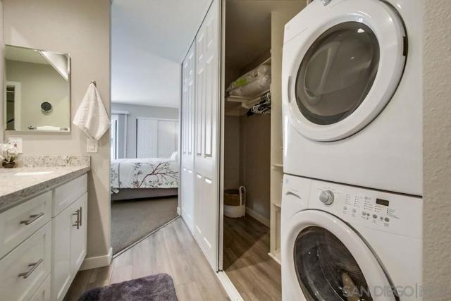 17637 Pomerado Rd, San Diego CA: https://media.crmls.org/mediaz/d297b4da-49db-4fe5-94d5-da9e13246088.jpg
