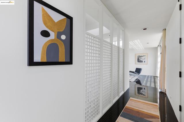 7145 View Ave, El Cerrito CA: https://media.crmls.org/mediaz/d297baf9-dc05-4e45-96fe-096984abb293.jpg