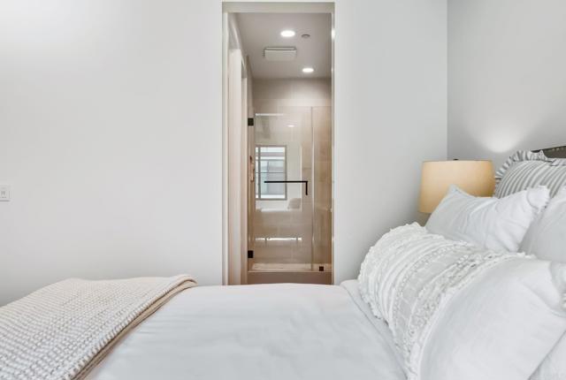 1400 Anacona Place, Encinitas CA: https://media.crmls.org/mediaz/d297eb0a-ace1-4c36-bca9-0260ae56f1c3.jpg