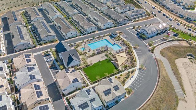 Detail Gallery Image 35 of 39 For 212 Perennial Pl, Fallbrook,  CA 92028 - 3 Beds | 2/1 Baths