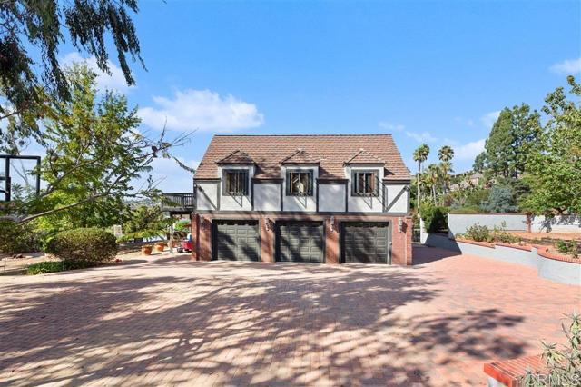 3251 Piragua Street, Carlsbad CA: https://media.crmls.org/mediaz/d2981a52-32e9-44bc-a89a-686c9f1ba8fe.jpg