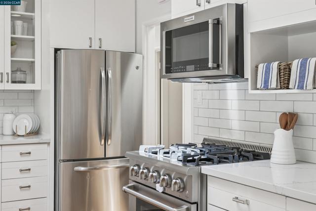 3231 Camino Colorados, Lafayette CA: https://media.crmls.org/mediaz/d29910e2-b728-4318-a736-126ea8b3102a.jpg