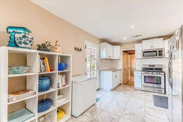 Image 9 of 34 For 9259 Brookside Circle