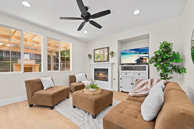 Detail Gallery Image 15 of 50 For 1717 Thorley Way, San Marcos,  CA 92078 - 4 Beds | 2/1 Baths