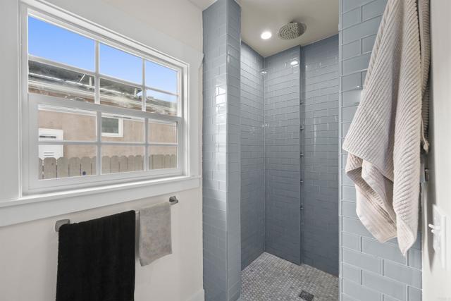 Detail Gallery Image 10 of 51 For 311 B Ave, Coronado,  CA 92118 - 3 Beds | 2 Baths