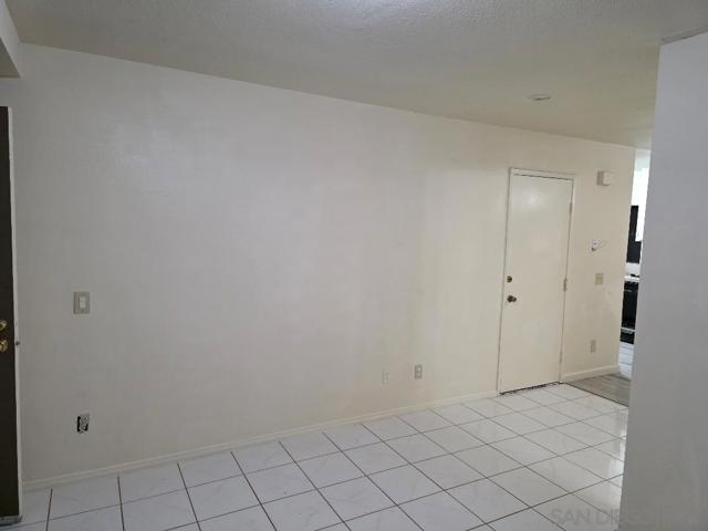 1332 LA TEMPRA CORTE, Chula Vista CA: https://media.crmls.org/mediaz/d29a6f32-7628-469e-af28-914ea50cf1df.jpg