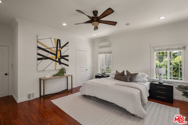 251 S Ardmore Avenue, Los Angeles CA: https://media.crmls.org/mediaz/d29af138-52f1-45ec-b85e-58bd24fd6811.jpg