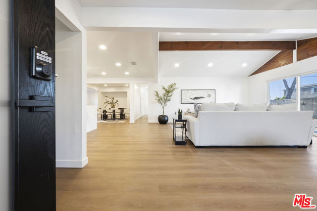 Image 20 of 70 For 19203 Galway Avenue