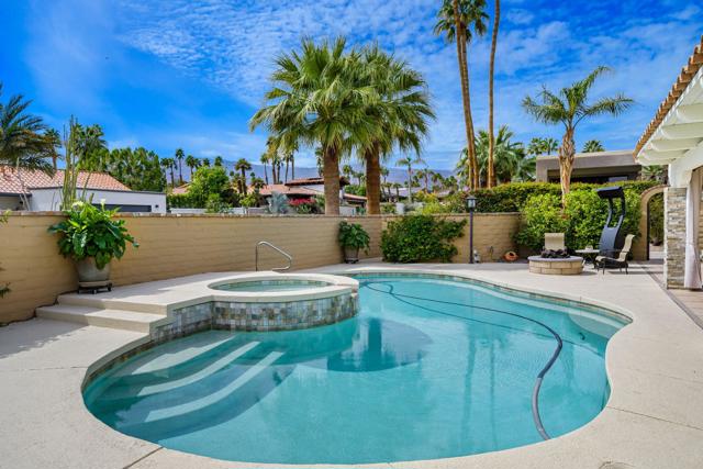 73580 Agave Lane, Palm Desert CA: https://media.crmls.org/mediaz/d29b463d-ba12-4f90-8f9c-72609817dc14.jpg