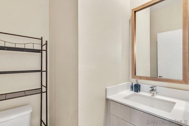 722 Anchor Ct, Chula Vista CA: https://media.crmls.org/mediaz/d29bfc5c-d6f6-44a0-afbc-1a8d82acb92e.jpg