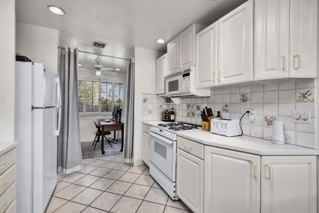 211 E Canyon Vista Drive, Palm Springs CA: https://media.crmls.org/mediaz/d29c24ef-6584-4a01-9b1d-52d81d483ea6.jpg