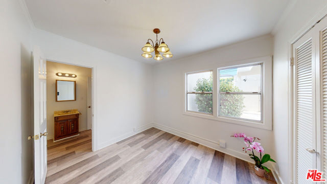 525 N Rexford Drive, Beverly Hills CA: https://media.crmls.org/mediaz/d29cd0f8-a87a-4773-ba71-0d3ed8efe1cf.jpg