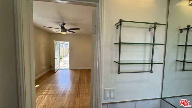 650 656 Park Avenue, Long Beach CA: https://media.crmls.org/mediaz/d29cf0f8-74b1-436c-9079-07c176ffb1d7.jpg
