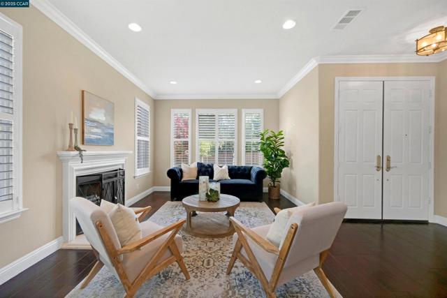 139 Shelterwood Ln, Danville CA: https://media.crmls.org/mediaz/d29d0150-4298-4722-936f-1ae7cf498c49.jpg