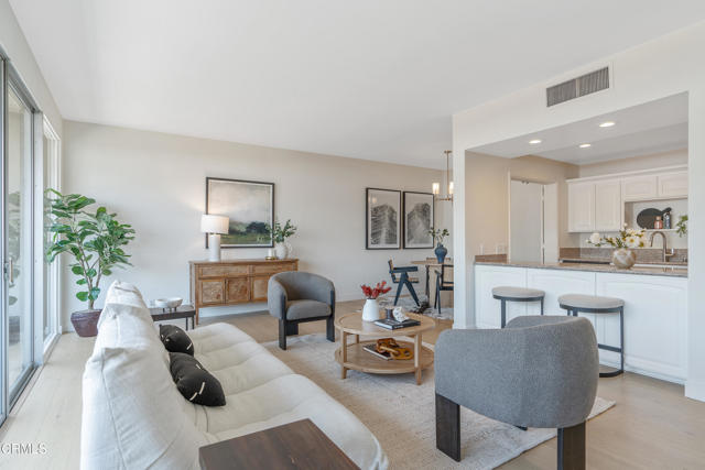 960 San Pasqual Street, Pasadena CA: https://media.crmls.org/mediaz/d29d4c94-02a8-43eb-a9a6-5f5213828ba8.jpg