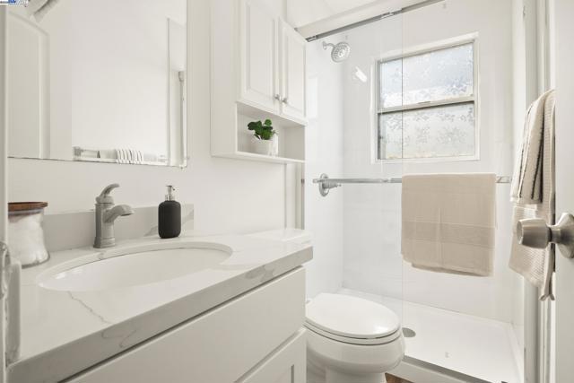 1458 Cedar St, Berkeley CA: https://media.crmls.org/mediaz/d29e75aa-3129-4c58-962f-d5443fc3f059.jpg