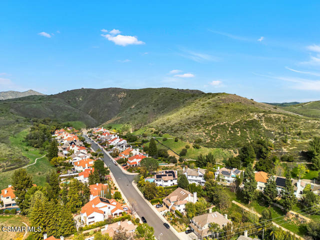6057 Rainbow Hill Road, Agoura Hills CA: https://media.crmls.org/mediaz/d29e8d0f-59b1-4cc9-8fb9-9e195dccc0e6.jpg