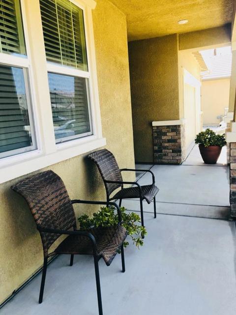 1630 Red Ribbons Lane, Manteca CA: https://media.crmls.org/mediaz/d29f0939-f6af-49f9-8652-3b75d7ed43f7.jpg