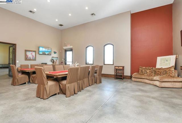 8091 Balfour Rd, Brentwood CA: https://media.crmls.org/mediaz/d2a13b93-1057-412a-a556-e429a3dec9b7.jpg