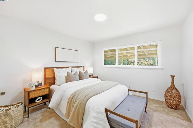 Image 19 of 41 For 5169 Lawler Ave